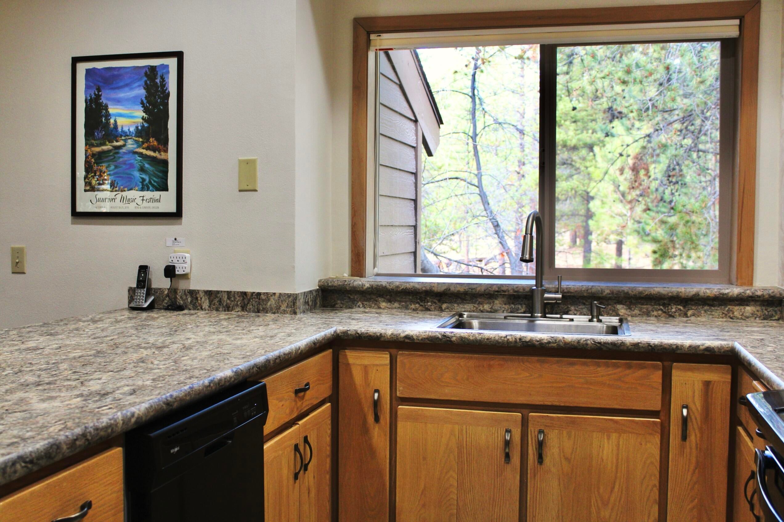 57385 Beaver Ridge Loop, Unit 36C2 Sunriver, OR 97707 - Photo 4 of 21 5-Kitchen window-R36