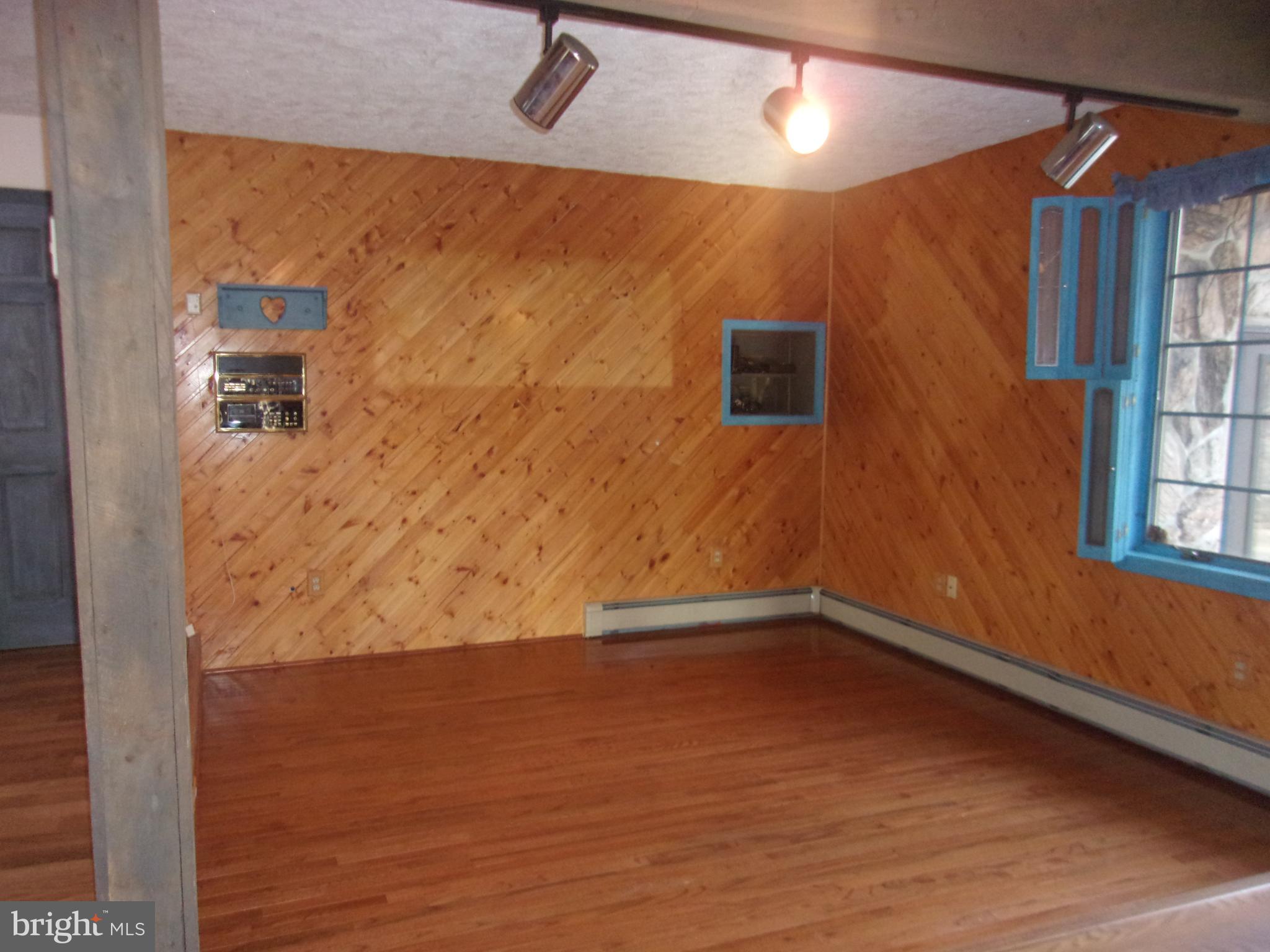 696 Huckleberry Road New Bloomfield, PA 17068 - Photo 10 of 75 Gallery Image 10