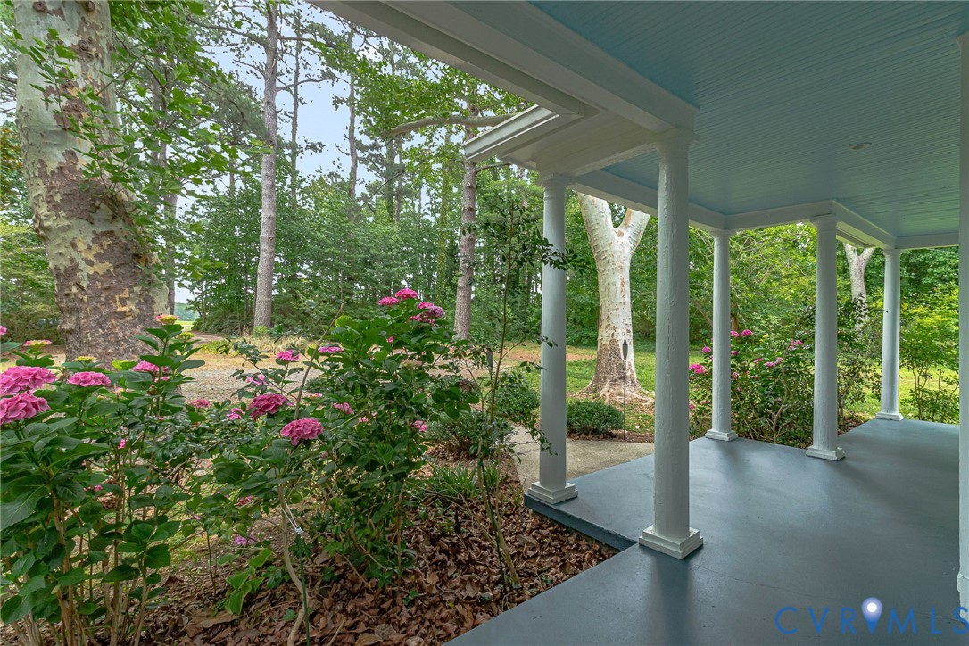 3952 Irvington Road Irvington, VA 22480 - Photo 4 of 72 Gallery Image 4