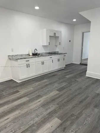 $1,500 | 613 Northeast 5th Street, Florida City, FL 33034