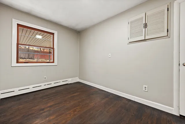 $2,300 | 30 Doran Street, Waterbury, CT 06704