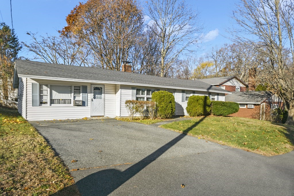 36 McAuliffe Road Randolph, MA 02368 - Photo 4 of 25 Gallery Image 4