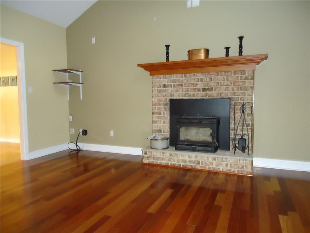 616 Hemlock Road Coraopolis, PA 15108 - Photo 2 of 25 Family Room