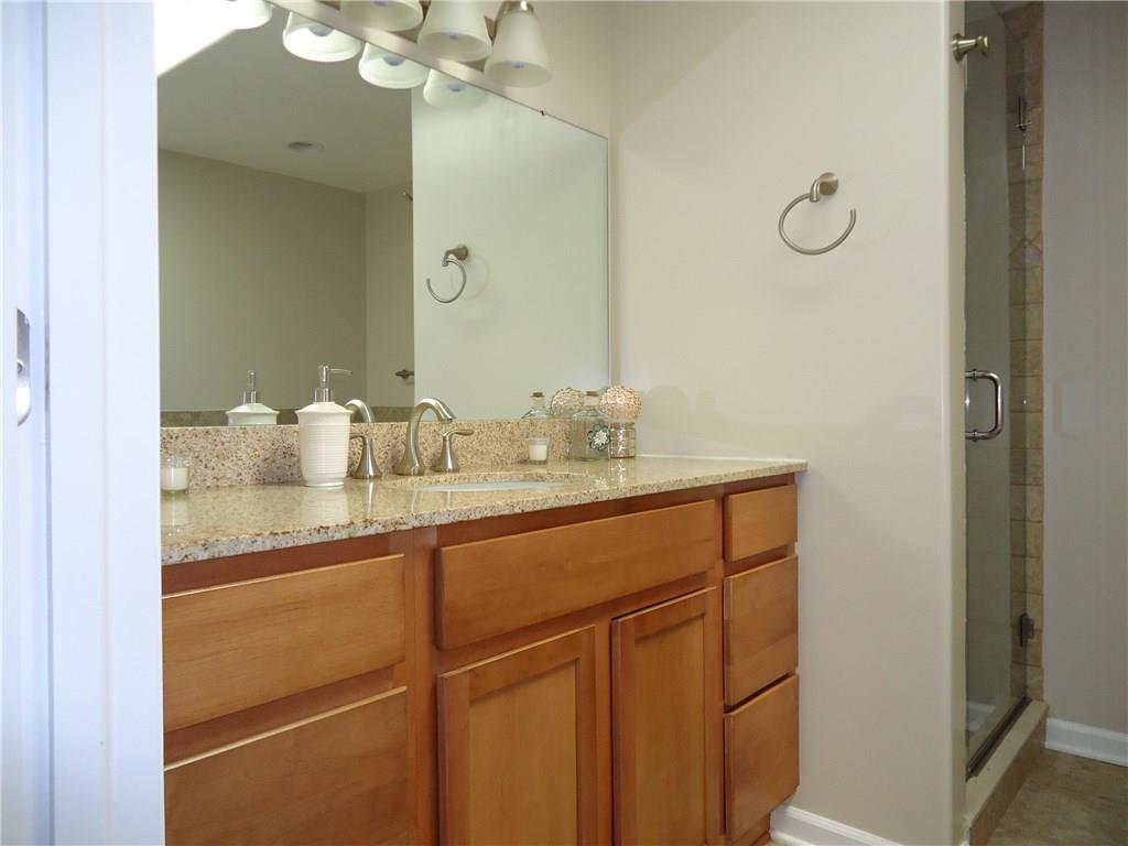 616 Hemlock Road Coraopolis, PA 15108 - Photo 13 of 25 Master Bath