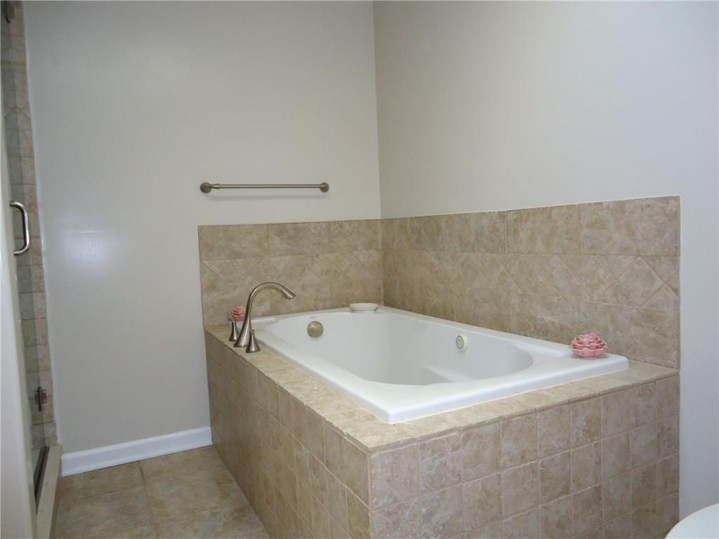 616 Hemlock Road Coraopolis, PA 15108 - Photo 14 of 25 Master Bath