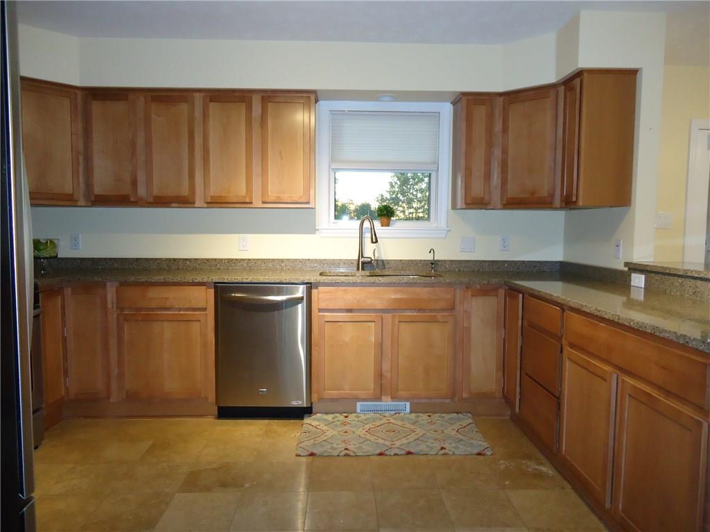 616 Hemlock Road Coraopolis, PA 15108 - Photo 4 of 25 Kitchen