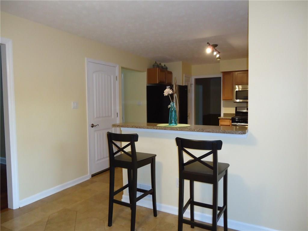 616 Hemlock Road Coraopolis, PA 15108 - Photo 5 of 25 Kitchen