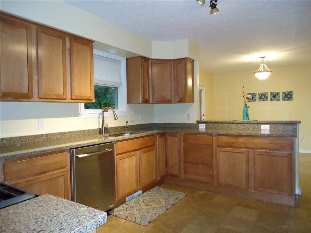 616 Hemlock Road Coraopolis, PA 15108 - Photo 7 of 25 Kitchen