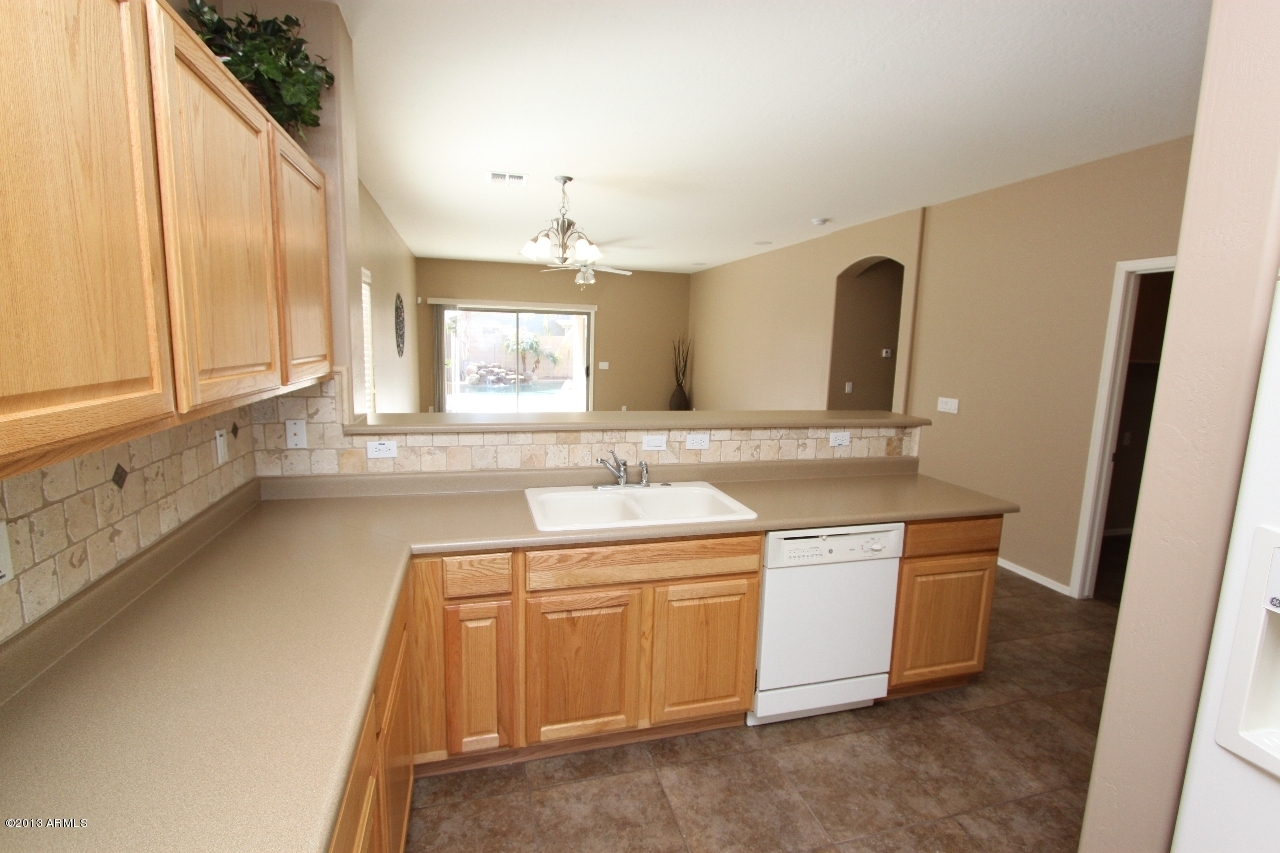 44857 Portabello Road Maricopa, AZ 85139 - Photo 6 of 38 porto 012