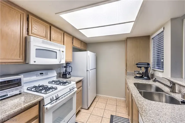 $1,250 | 1909 Desert Falls Court, Unit 106, Las Vegas, NV 89128