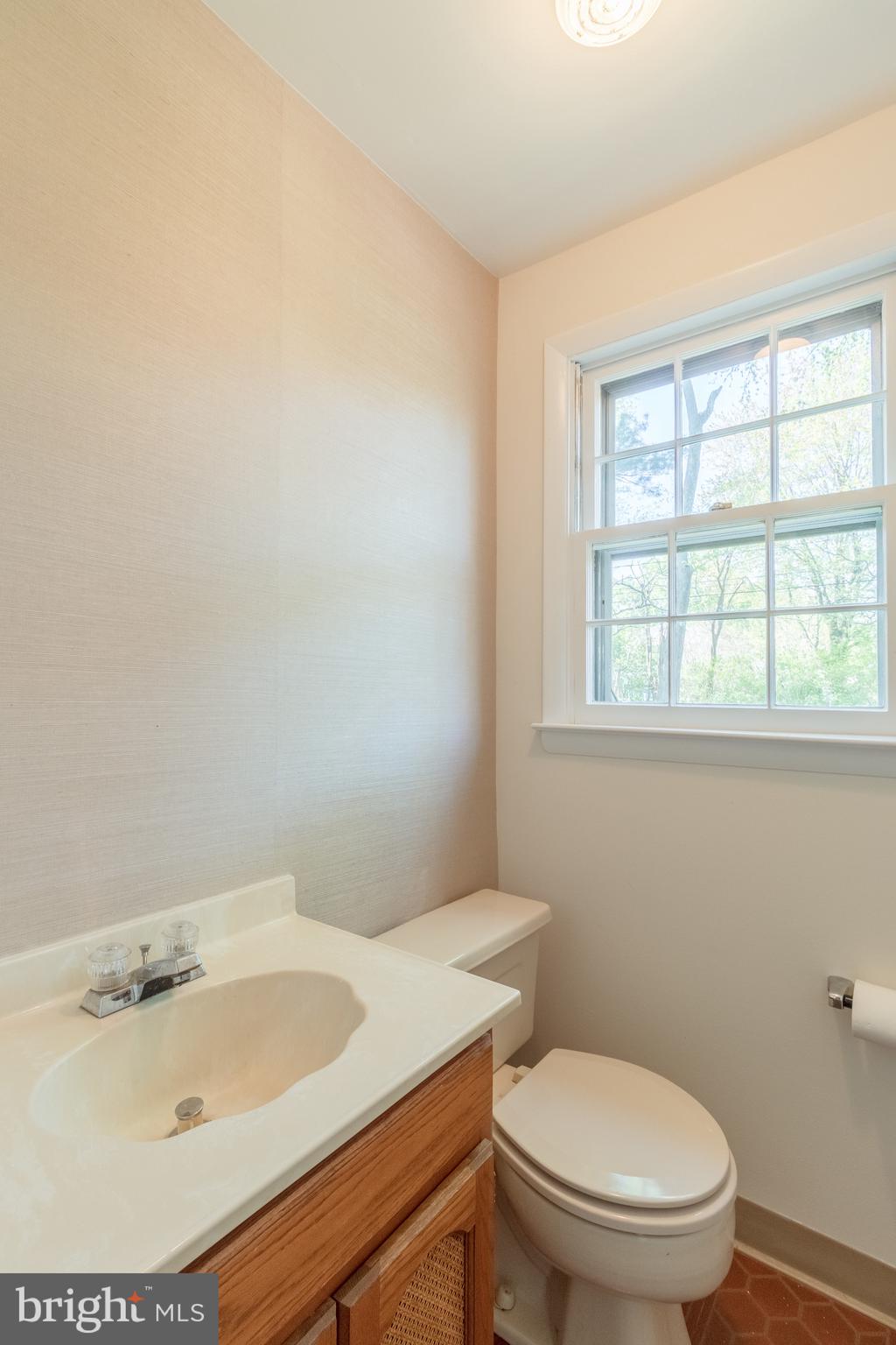 2408 Caney Road Wilmington, DE 19810 - Photo 14 of 25 Powder room