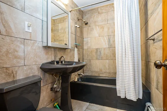 $1,399,000 | 3056 Independence Avenue | Spuyten Duyvil