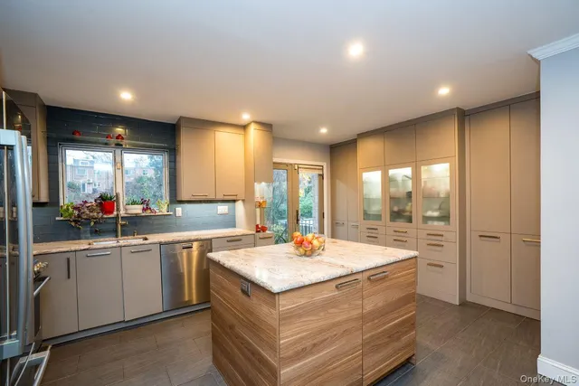 $1,399,000 | 3056 Independence Avenue | Spuyten Duyvil