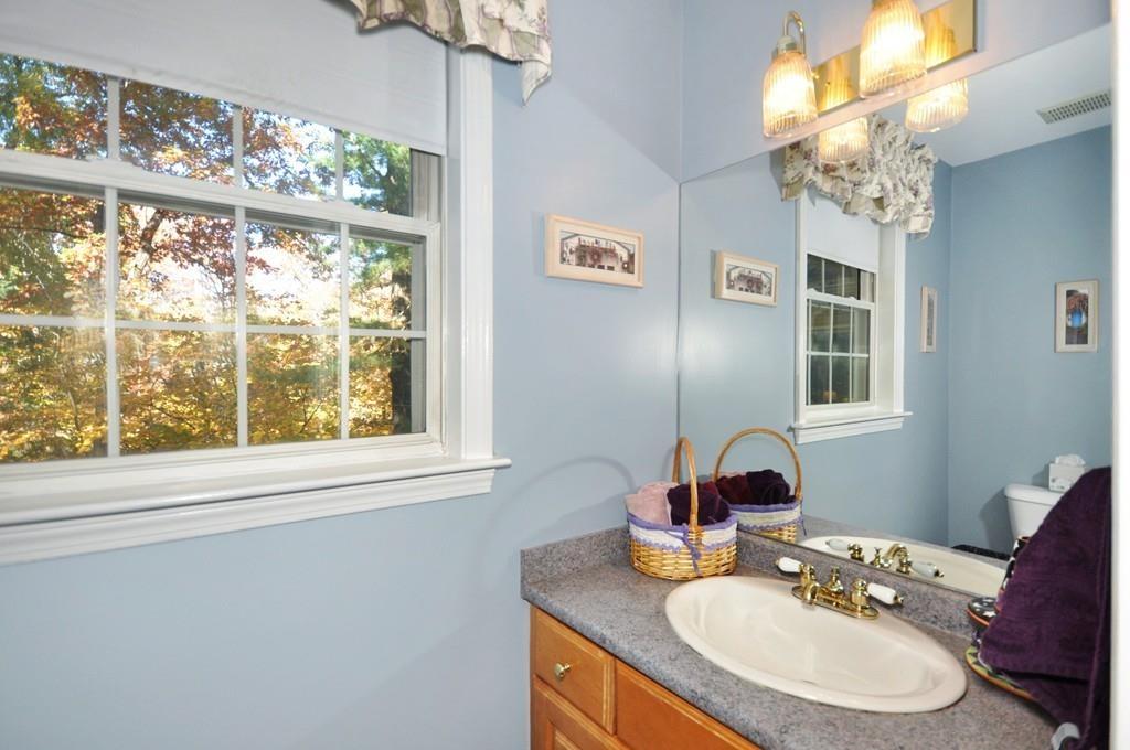 233 Raymond Road Marlborough, MA 01752 - Photo 13 of 31 Gallery Image 13