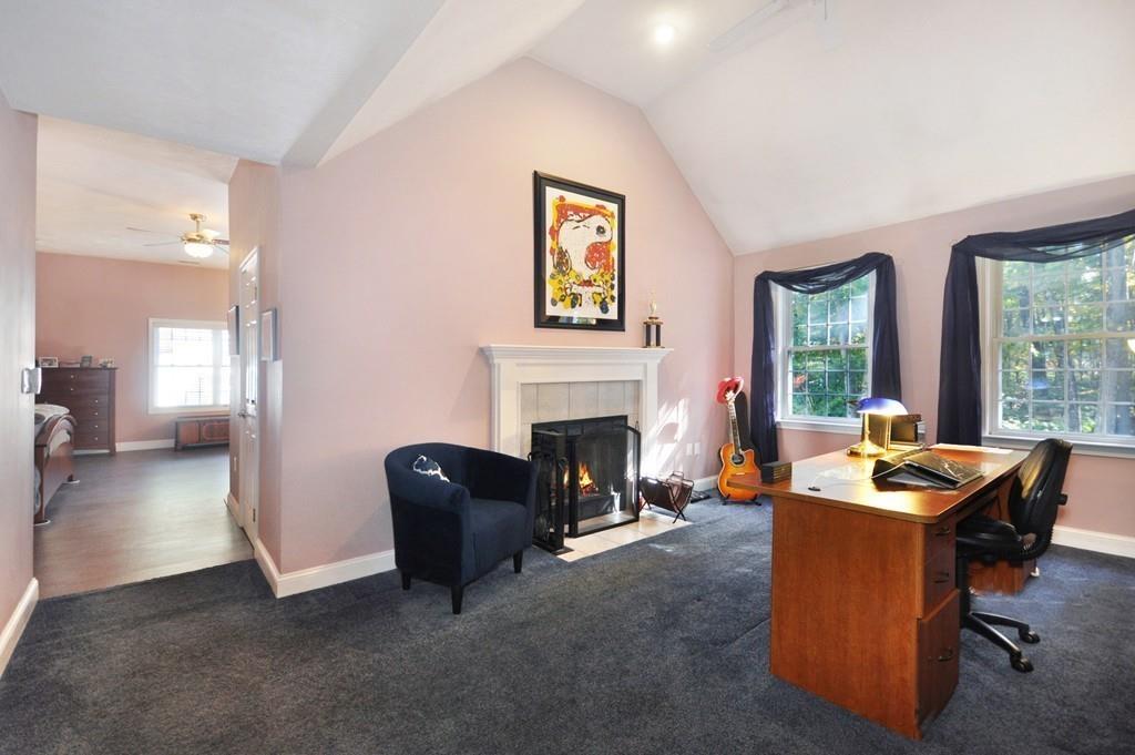 233 Raymond Road Marlborough, MA 01752 - Photo 17 of 31 Gallery Image 17