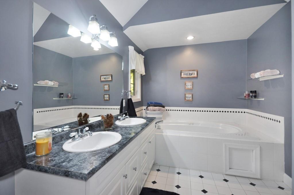 233 Raymond Road Marlborough, MA 01752 - Photo 18 of 31 Gallery Image 18
