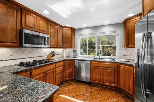 $1,449,900 | 19373 Peachtree Lane, Huntington Beach, CA 92648