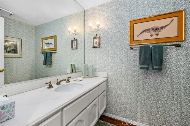 $1,449,900 | 19373 Peachtree Lane, Huntington Beach, CA 92648