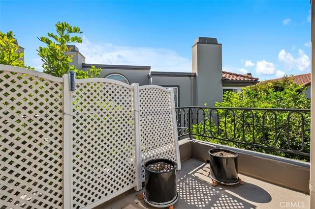 $1,449,900 | 19373 Peachtree Lane, Huntington Beach, CA 92648