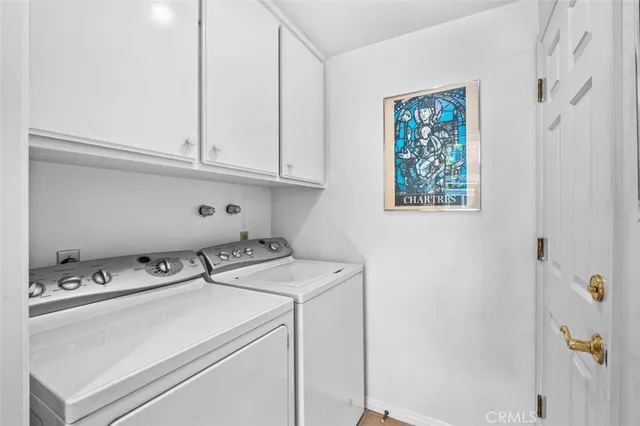 $1,449,900 | 19373 Peachtree Lane, Huntington Beach, CA 92648