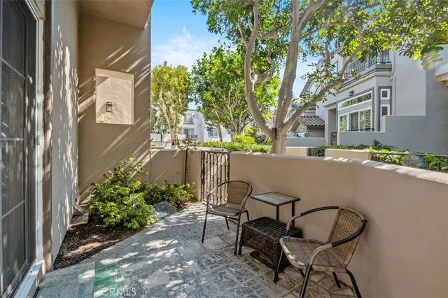 $1,449,900 | 19373 Peachtree Lane, Huntington Beach, CA 92648