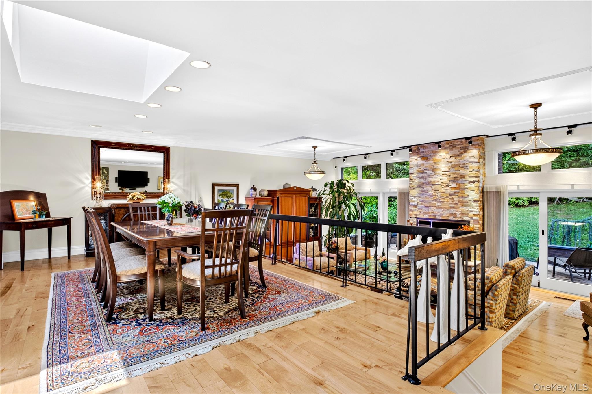 20 Fox Ridge Roslyn, NY 11576 - Photo 3 of 25 Dining Room