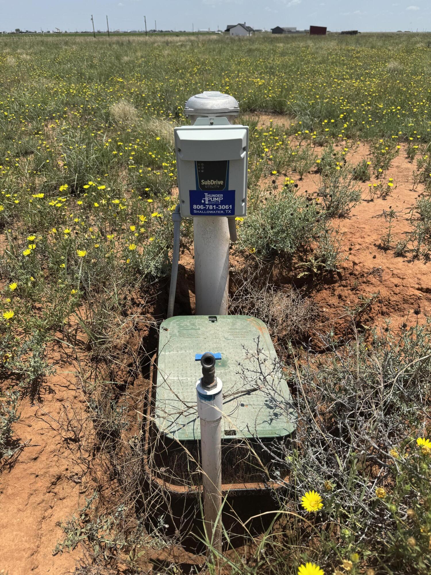 6804 Filly Road Lubbock, TX 79407 - Photo 9 of 10 a view of a chairs and table in the patio
