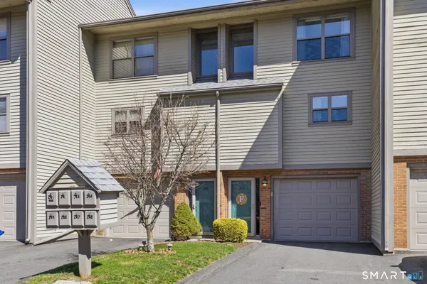 $290,000 | 246 Metacomet Drive, Unit 246, Meriden, CT 06450