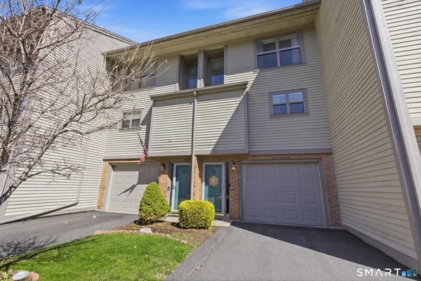 $290,000 | 246 Metacomet Drive, Unit 246, Meriden, CT 06450
