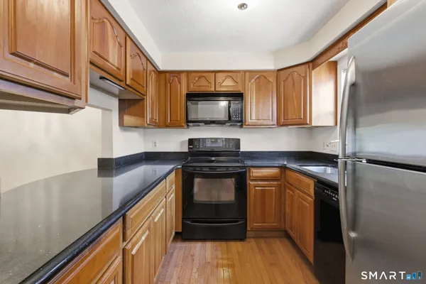 $290,000 | 246 Metacomet Drive, Unit 246, Meriden, CT 06450