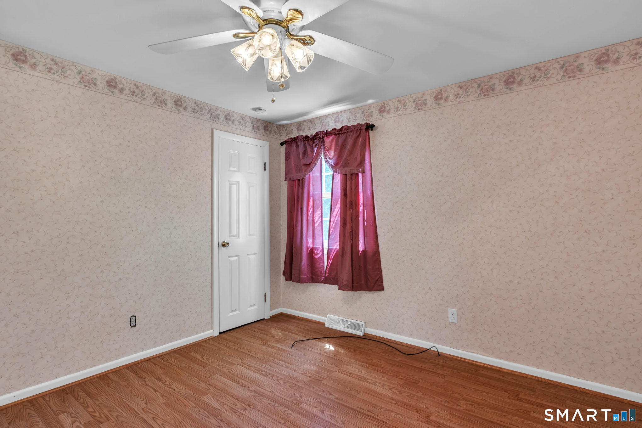 19 Alberta Street Windsor Locks, CT 06096 - Photo 9 of 31