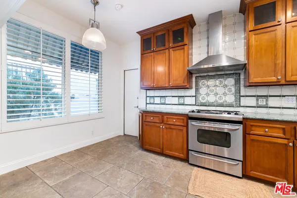 $6,150 | 125 South Elm Drive, Unit 201, Beverly Hills, CA 90212