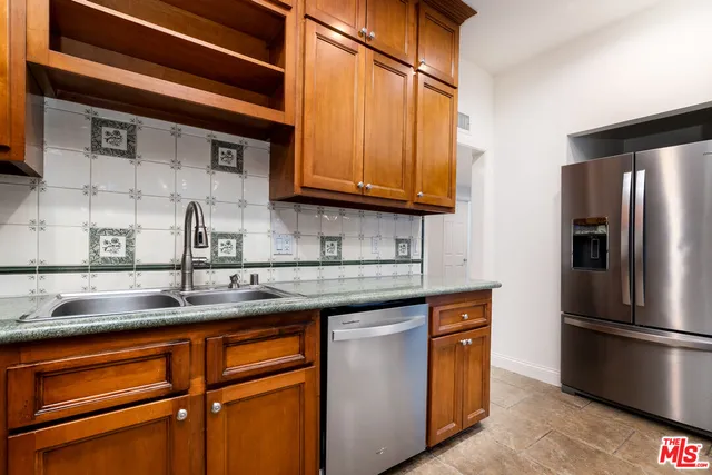 $6,500 | 125 South Elm Drive, Unit 201, Beverly Hills, CA 90212