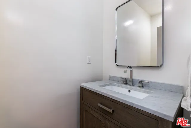 $6,500 | 125 South Elm Drive, Unit 201, Beverly Hills, CA 90212