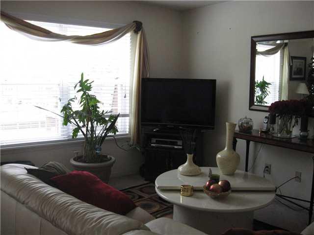 5316 Melbourne Road Indianapolis, IN 46228 - Photo 3 of 12 Gallery Image 3