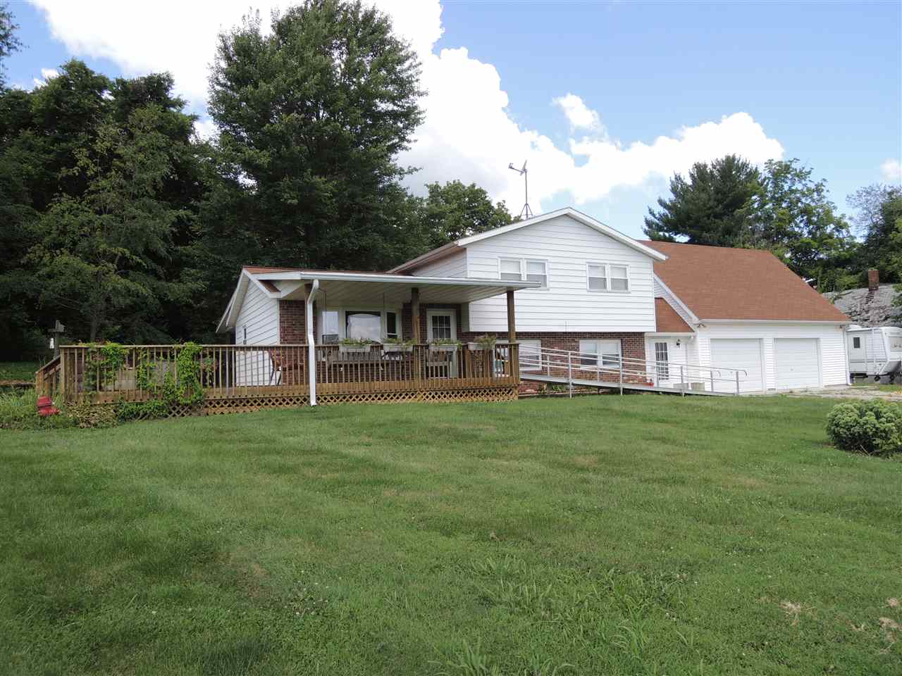 4855 North Louden Road Bloomington, IN 47404 - Photo 2 of 34