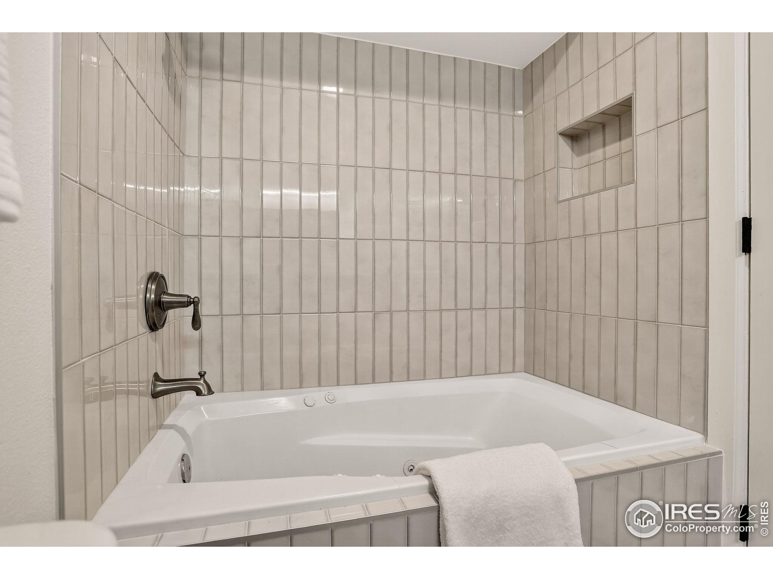 5128 Buckingham Road Boulder, CO 80301 - Photo 7 of 20