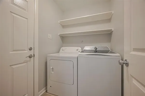 $1,950 | 5009 Willow Point Drive, Conroe, TX 77303