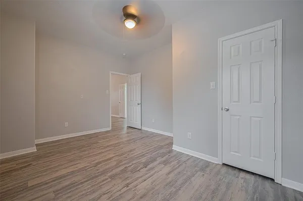 $1,950 | 5009 Willow Point Drive, Conroe, TX 77303