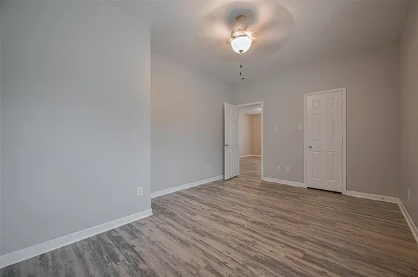 $1,950 | 5009 Willow Point Drive, Conroe, TX 77303