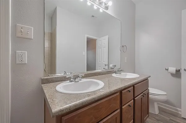$1,950 | 5009 Willow Point Drive, Conroe, TX 77303