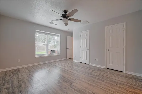 $1,950 | 5009 Willow Point Drive, Conroe, TX 77303