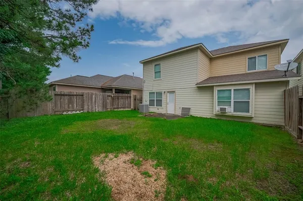 $1,950 | 5009 Willow Point Drive, Conroe, TX 77303