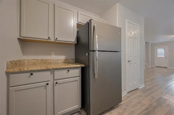 $1,950 | 5009 Willow Point Drive, Conroe, TX 77303