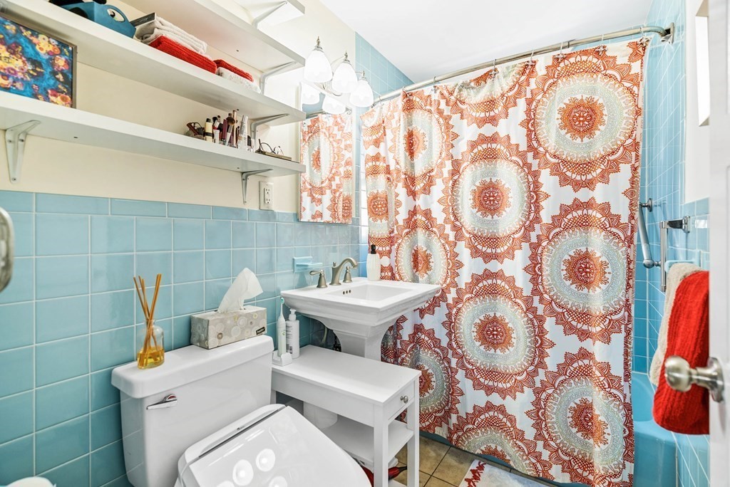 19 Rindgefield Street Cambridge, MA 02140 - Photo 7 of 22