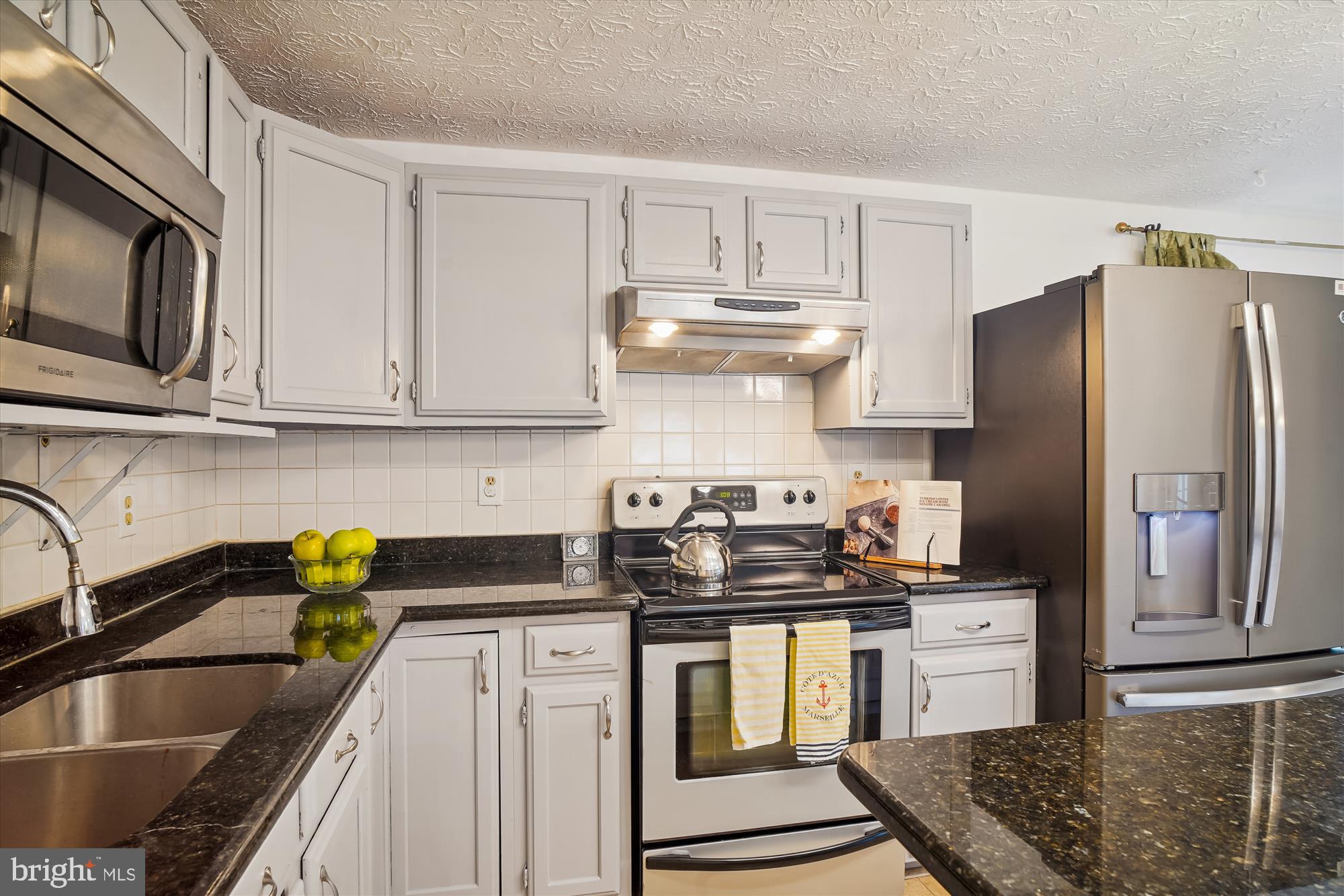 7404 Torran Rocks Way Gaithersburg, MD 20879 - Photo 14 of 41 kitchen