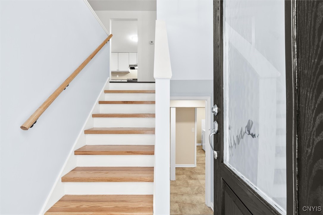 113 Roundmill Lane Manlius, NY 13116 - Photo 4 of 40