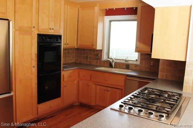 211 Ridgemont Road Grosse Pointe, MI 48236 - Photo 7 of 25 IMG_0540.JPG