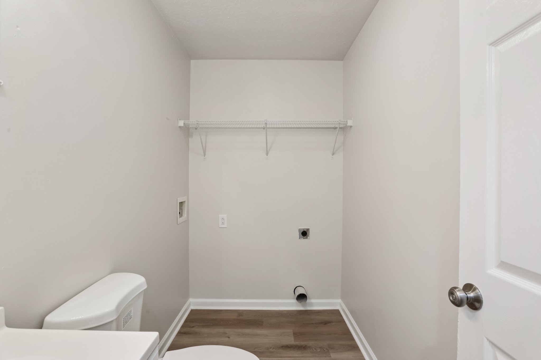 2607 Landrum Court Springfield, TN 37172 - Photo 22 of 37 a bathroom with a toilet and sink