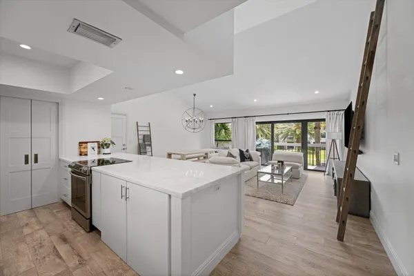 $599,000 | 11863 Wimbledon Circle, Unit 532, Wellington, FL 33414